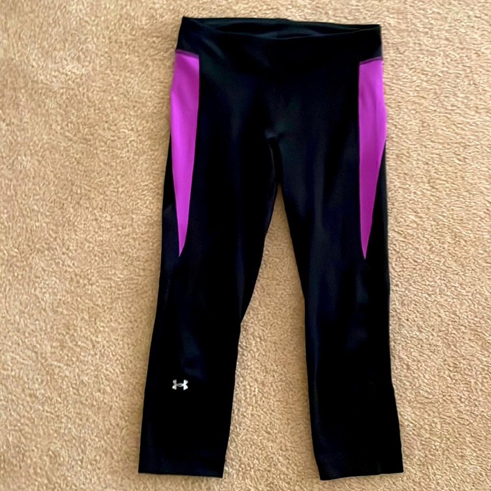 Under armour black capri leggings